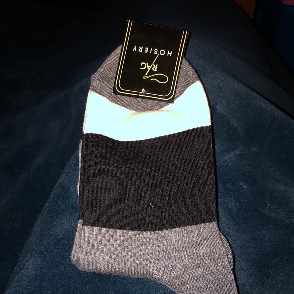 2 Pairs of Dress Socks - Picture 4 of 6